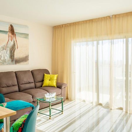 Esmeralda. Lovely And New Apartment Right By The Ocean! 卡亚俄萨尔瓦赫 外观 照片