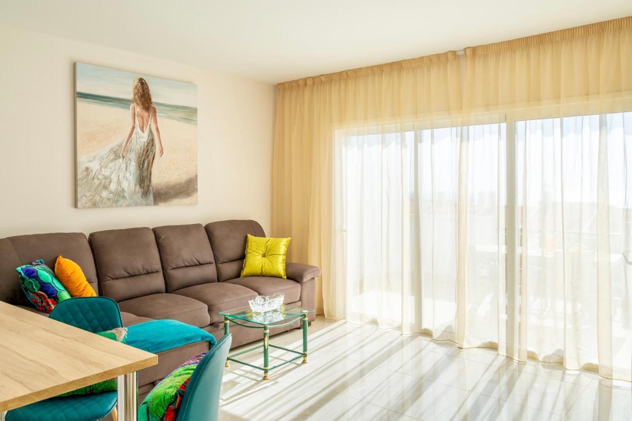 Esmeralda. Lovely And New Apartment Right By The Ocean! 卡亚俄萨尔瓦赫 外观 照片