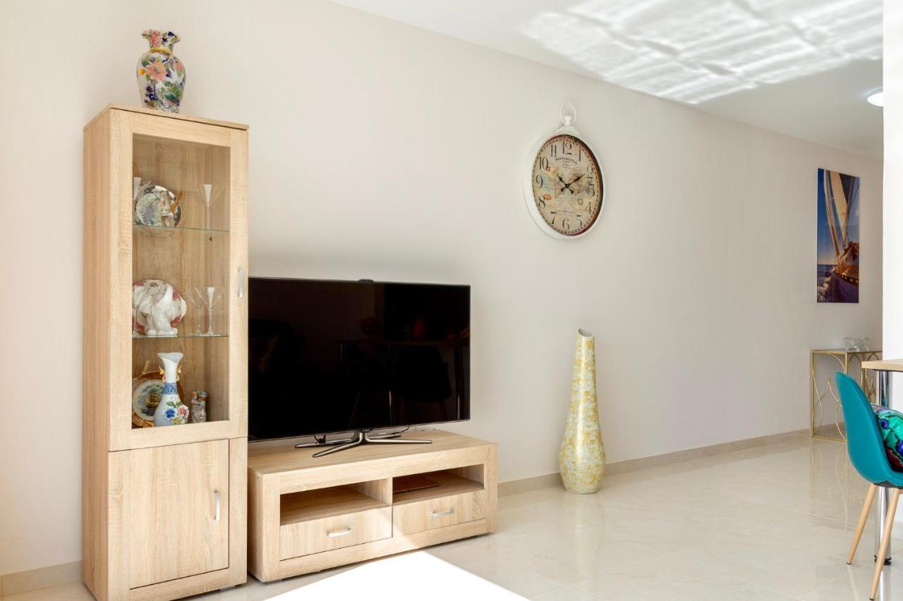Esmeralda. Lovely And New Apartment Right By The Ocean! 卡亚俄萨尔瓦赫 外观 照片