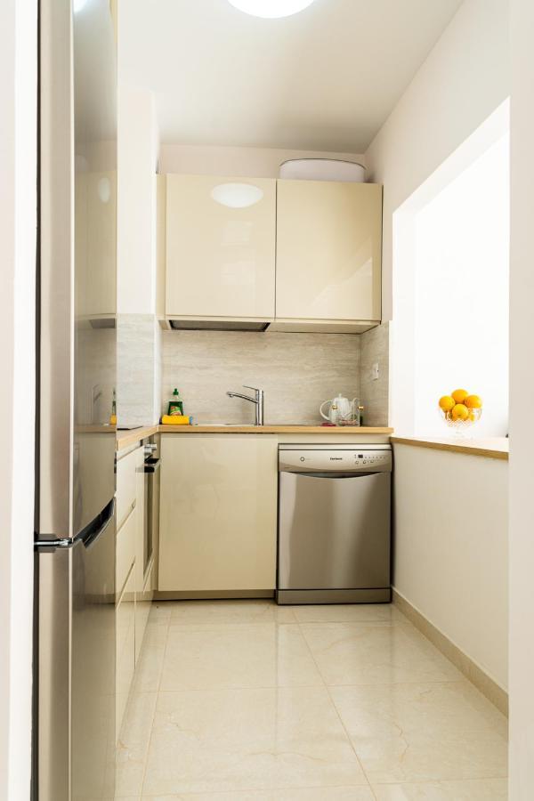 Esmeralda. Lovely And New Apartment Right By The Ocean! 卡亚俄萨尔瓦赫 外观 照片