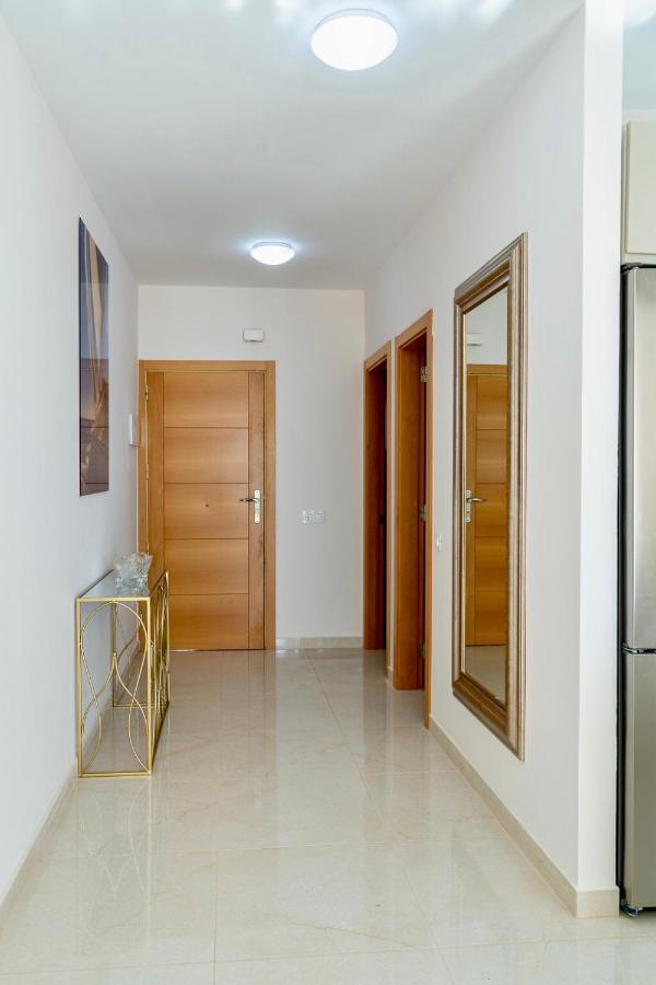 Esmeralda. Lovely And New Apartment Right By The Ocean! 卡亚俄萨尔瓦赫 外观 照片