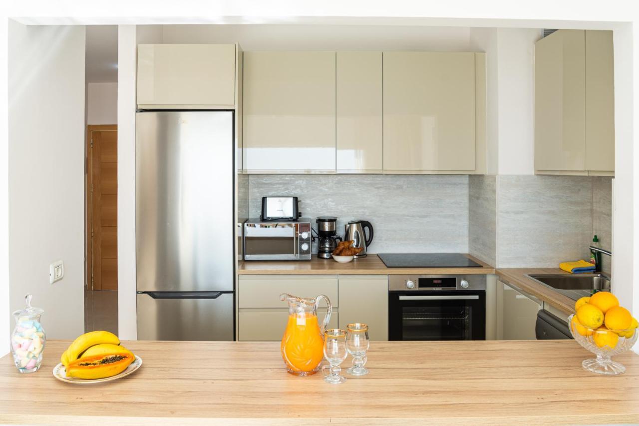 Esmeralda. Lovely And New Apartment Right By The Ocean! 卡亚俄萨尔瓦赫 外观 照片